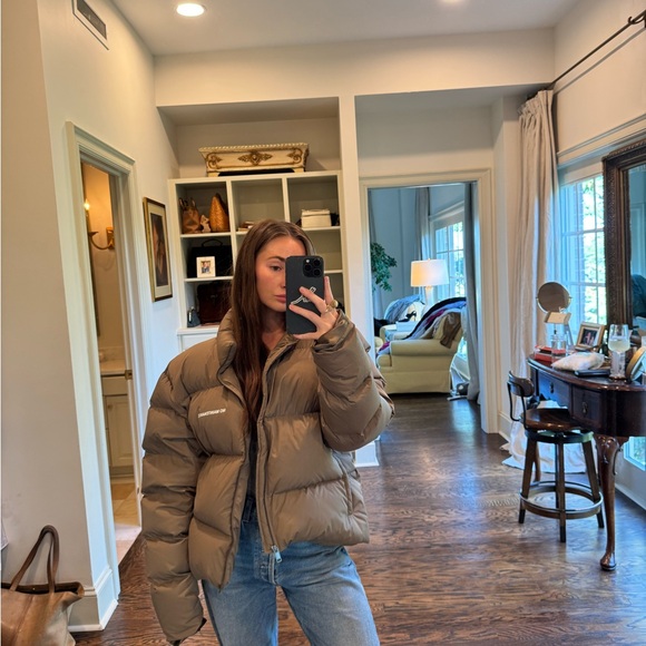 Oversized Women's Brown Puffer Jacket - Picture 5 of 8